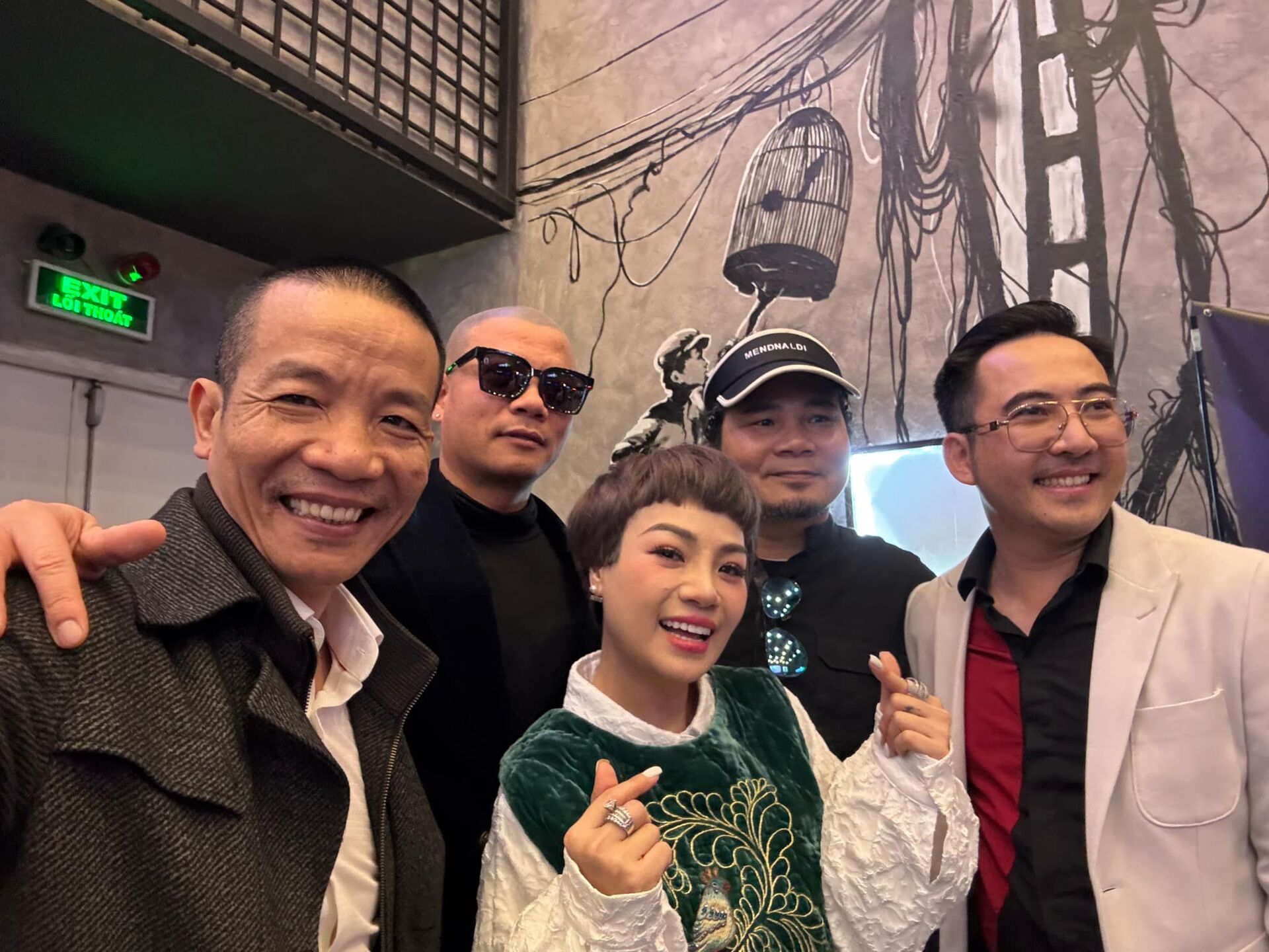 Ca sĩ Ngọc Khuê gây ấn tượng với album đĩa than kết hợp giữa truyền thống và hiện đại 2 ca si ngoc khue dot pha voi album dia than ket hop truyen thong va hien dai hinh 2